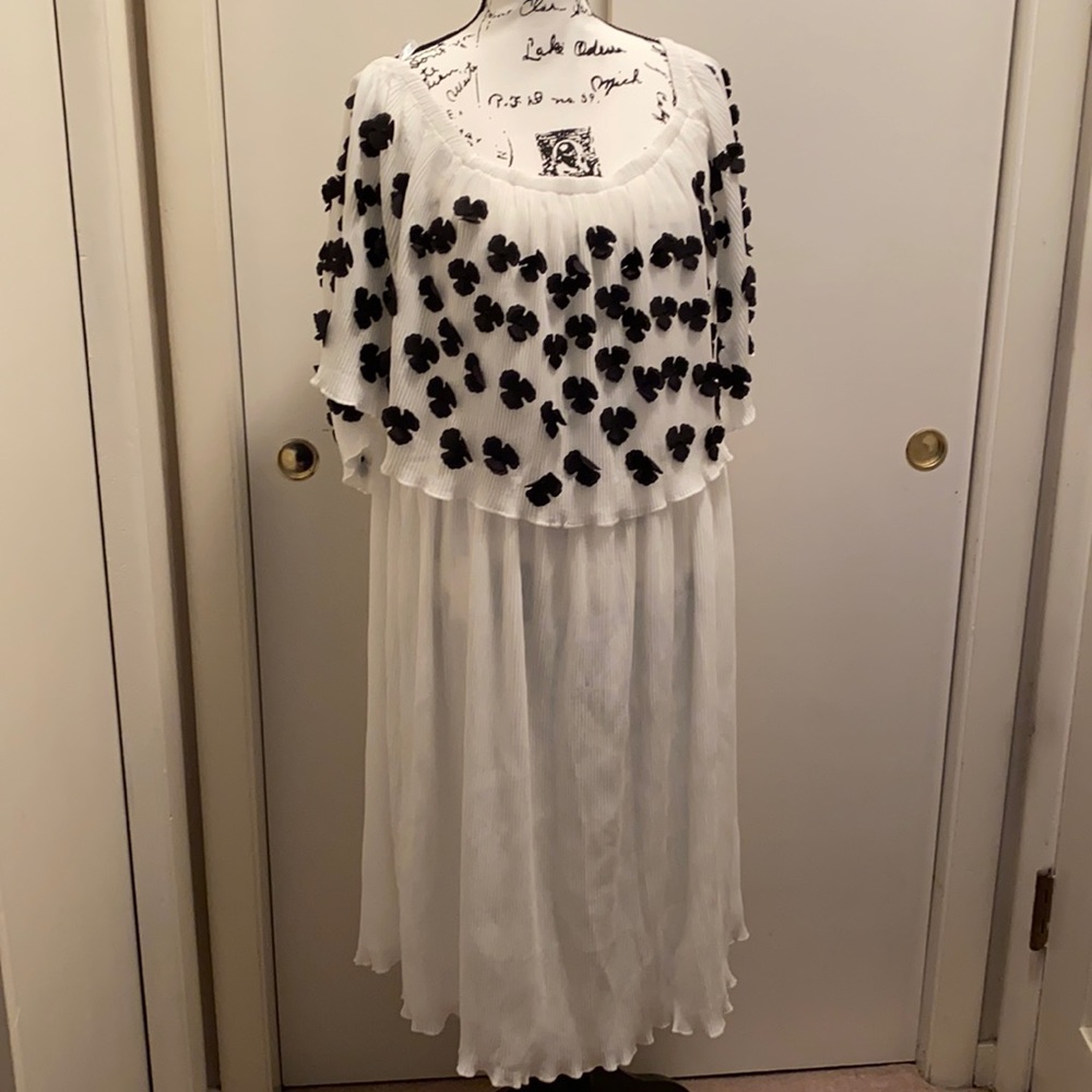Eloquii white dress with black flowers